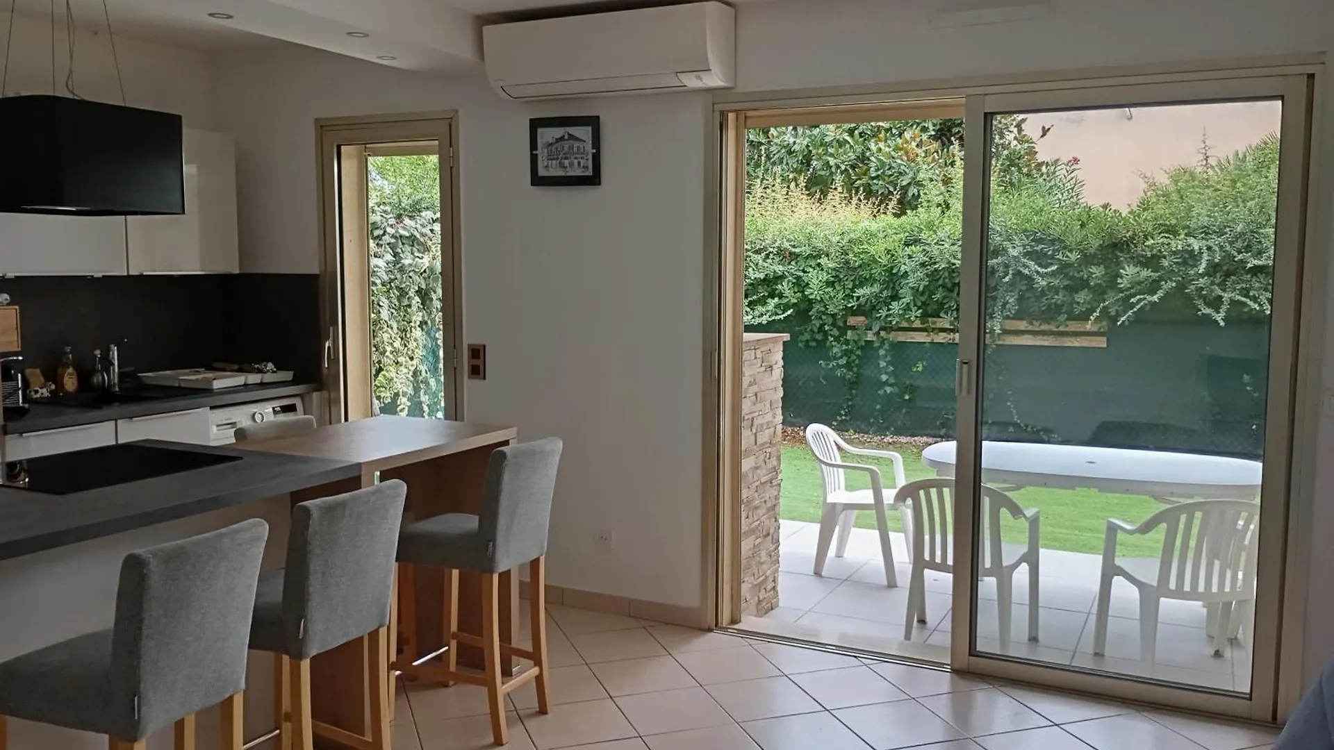 Appartement Lumineux Avec Terrasse De 50M2 Antibes